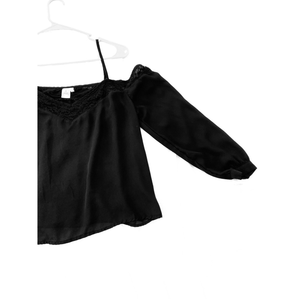 Black off the shoulder long sleeve shirt
